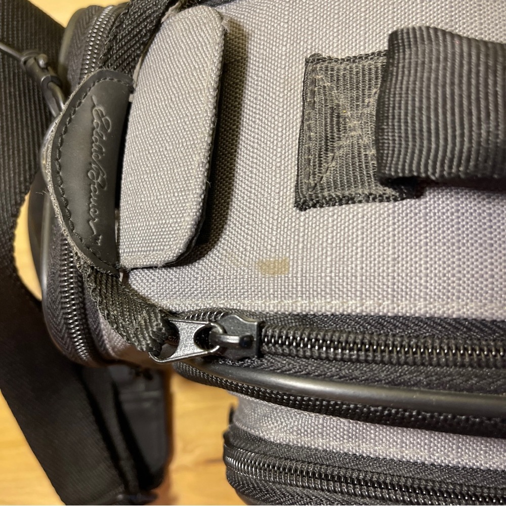 Eddie Bauer camera bag - Picture 3 of 8